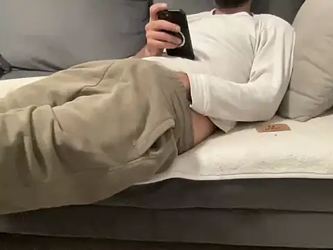 4small4inchlol online show from December 20, 2025, 1:41 am