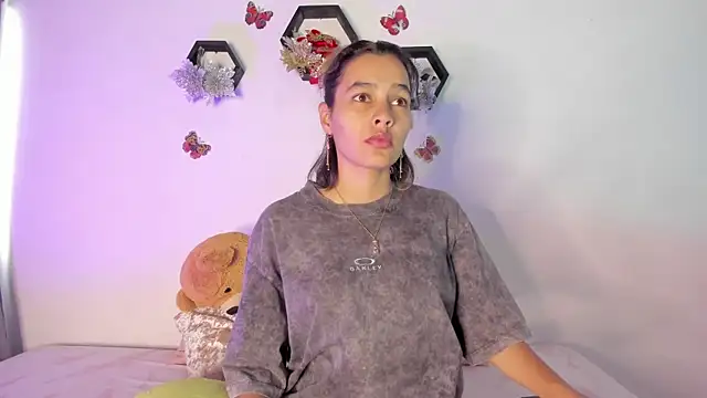 Snapshot of samara_jonness chatting on January 19, 2025, 7:37 pm samara jonness online show from January 19, 2025, 7:37 pm