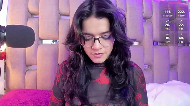 ValerieKay  online show from March 3, 2025, 6:46 pm