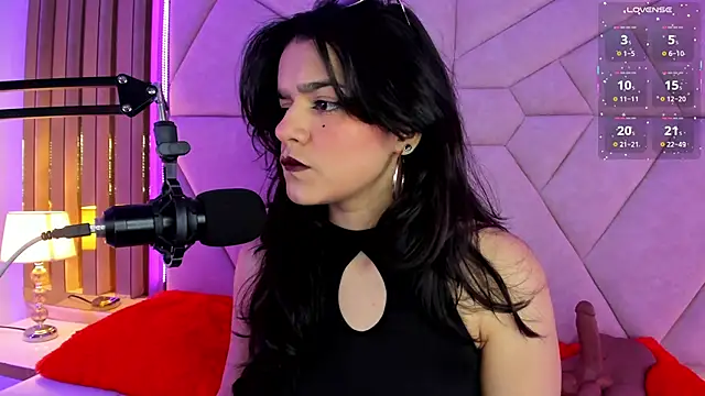 ValerieKay  online show from September 13, 2025, 1:55 pm