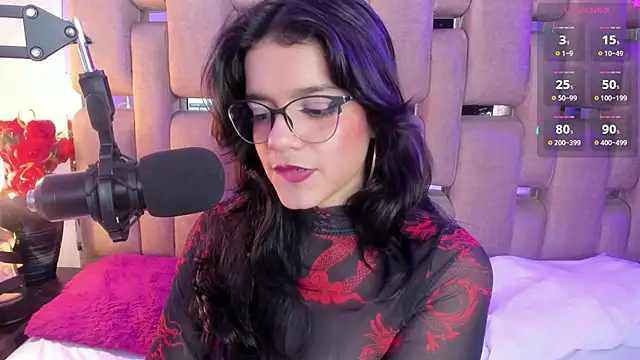 ValerieKay  online show from March 3, 2025, 3:43 pm