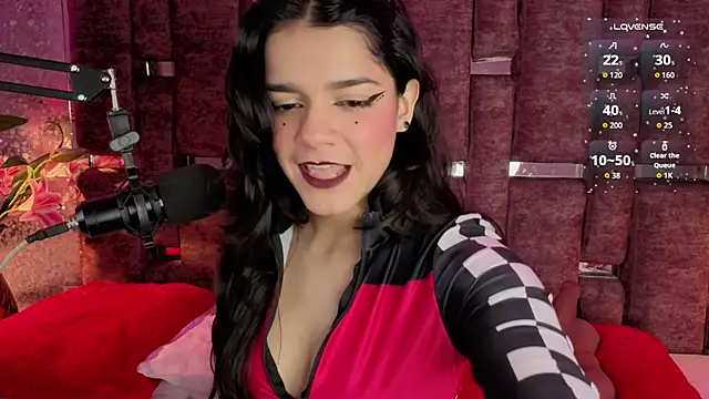 ValerieKay  online show from September 23, 2025, 9:00 pm