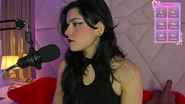 ValerieKay  online show from September 9, 2025, 8:40 pm