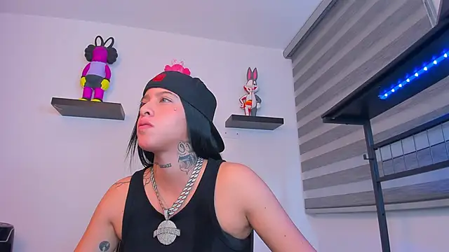 Gangster Girl online show from October 16, 2025, 3:04 am