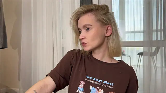 Adelovenick online show from November 18, 2025, 12:19 pm