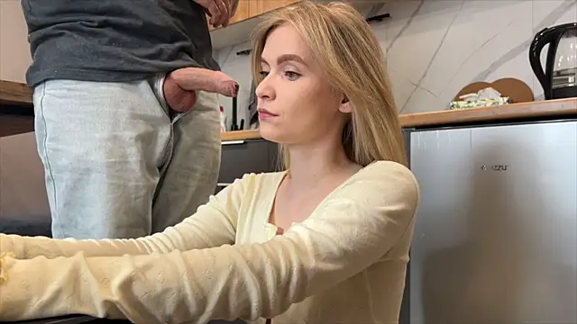 Adelovenick online show from April 20, 2026, 3:53 am