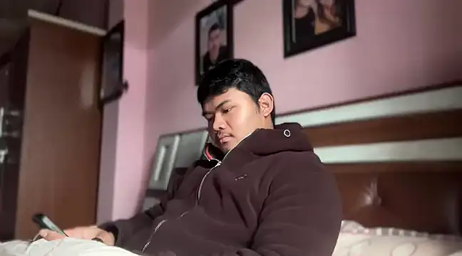 rasbari22 online show from January 1, 2025, 7:52 am