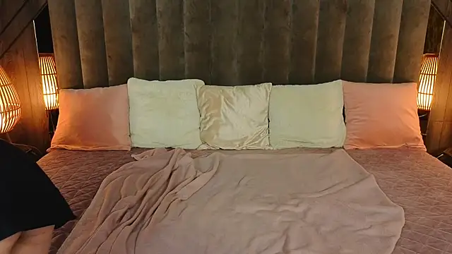 Daisy Delight online show from September 12, 2025, 7:57 pm