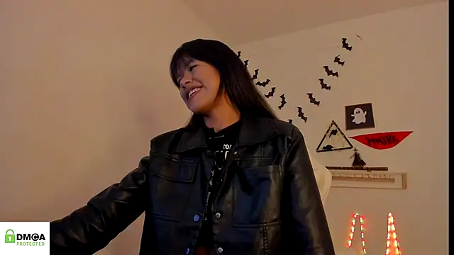 meganthompsonn22 online show from October 5, 2025, 3:58 pm