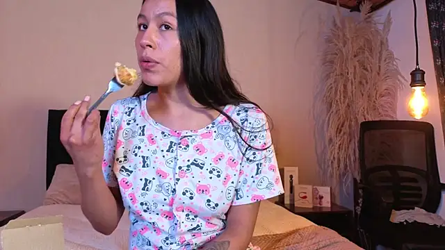 EmiGomez  online show from March 22, 2026, 1:42 am