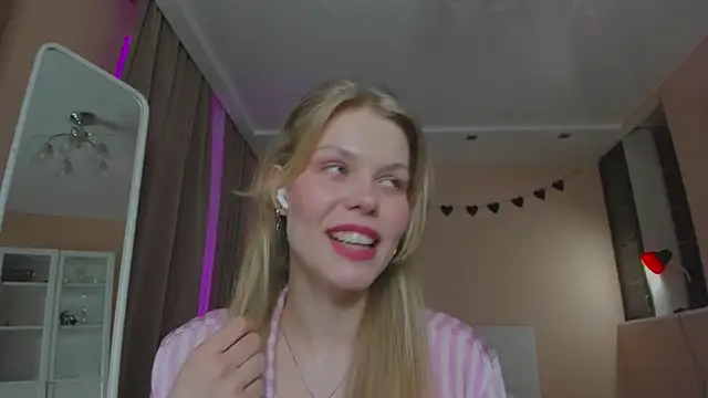 ass latte online show from November 30, 2025, 2:18 pm