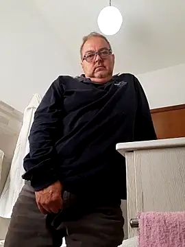 bluangelo online show from November 6, 2025, 10:08 am