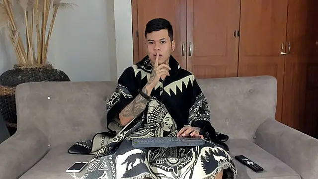 jamesinked  online show from December 15, 2025, 5:41 pm