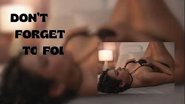 Snapshot of viiolett_lee chatting on March 1, 2025, 11:47 pm viiolett lee online show from March 1, 2025, 11:47 pm