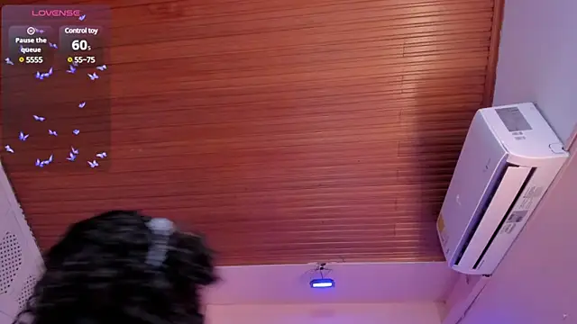 Snapshot of viiolett_lee chatting on March 8, 2025, 2:45 am viiolett lee online show from March 8, 2025, 2:45 am