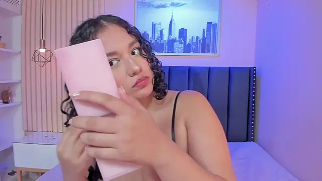 Snapshot of viiolett_lee chatting on September 19, 2025, 9:30 pm viiolett lee online show from September 19, 2025, 9:30 pm