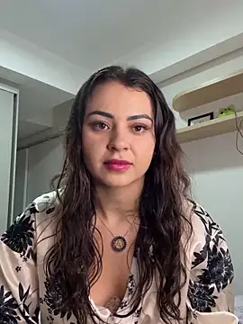 carol amorim online show from December 3, 2024, 6:33 pm