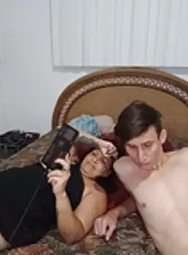 Milfvalesk online show from October 18, 2025, 3:41 am