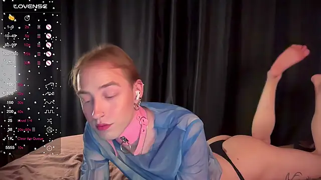 Avril Pearly  online show from October 7, 2025, 12:06 pm