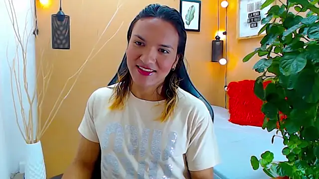 aslyhernandez 7 online show from September 11, 2025, 12:05 pm