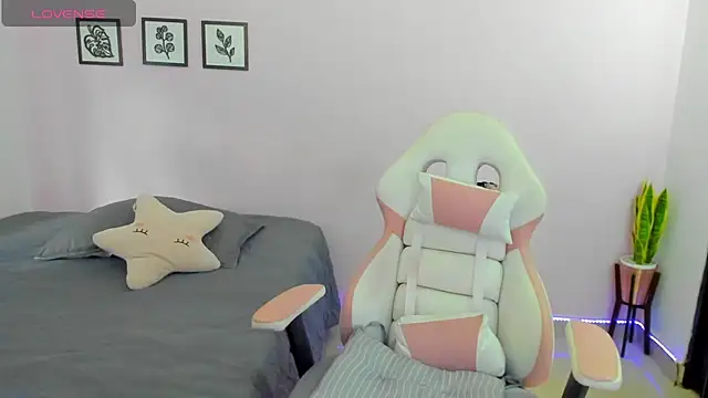 sophie pazz online show from April 23, 2026, 9:27 pm