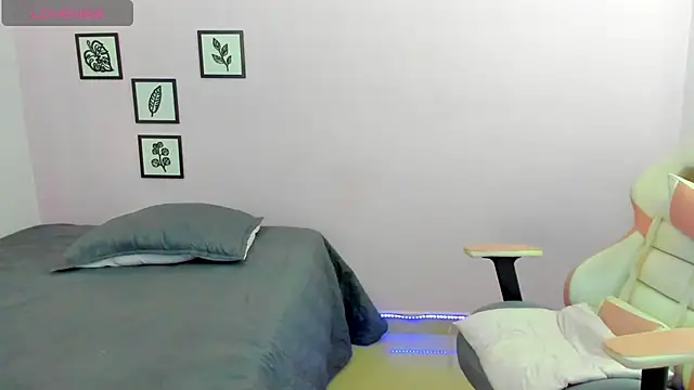 sophie pazz online show from September 27, 2025, 10:05 pm