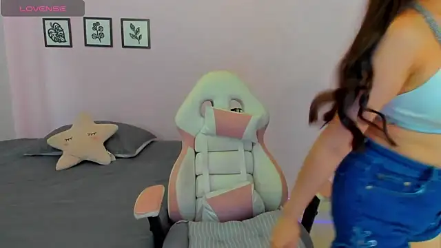 sophie pazz online show from April 19, 2026, 5:03 pm