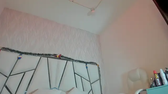 Victoriaa millers online show from November 25, 2025, 8:42 pm