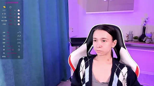 LilithStrangfor online show from December 17, 2024, 8:12 am