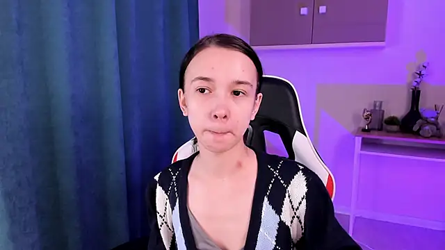 LilithStrangfor online show from December 17, 2024, 4:45 am