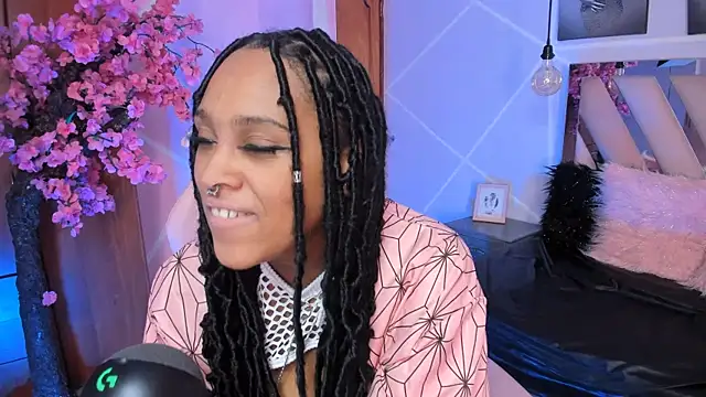 Elith noa online show from September 19, 2025, 7:40 pm