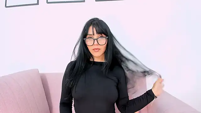  miaquevedo  online show from February 4, 2026, 11:49 am