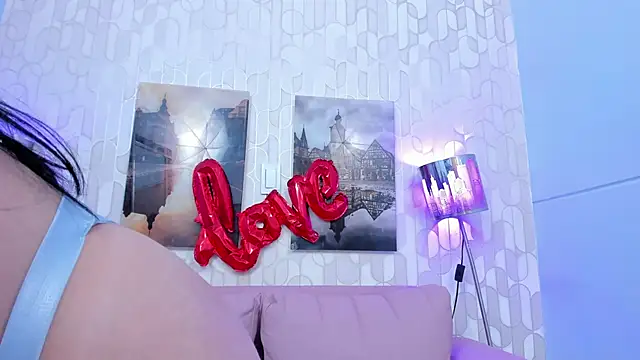  miaquevedo  online show from February 25, 2025, 5:40 pm