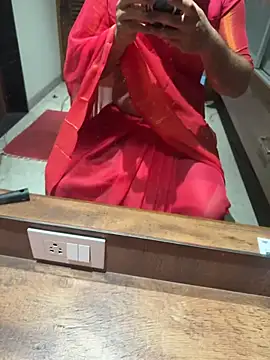 versatile guy01 online show from October 24, 2025, 3:38 am