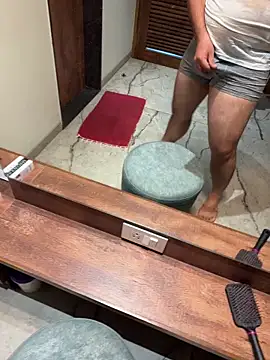 versatile guy01 online show from October 12, 2025, 9:54 am