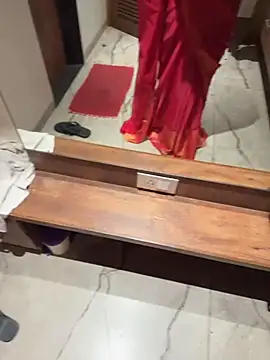 versatile guy01 online show from October 10, 2025, 5:58 pm