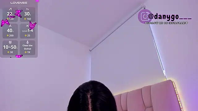 ZarianaEvanz online show from September 23, 2025, 9:22 pm