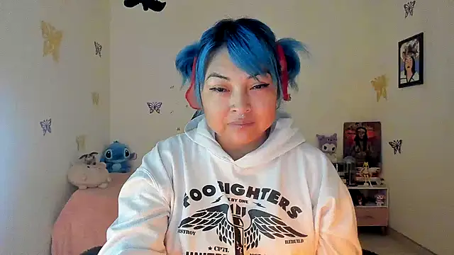 Shaddycute  online show from October 3, 2025, 1:01 pm