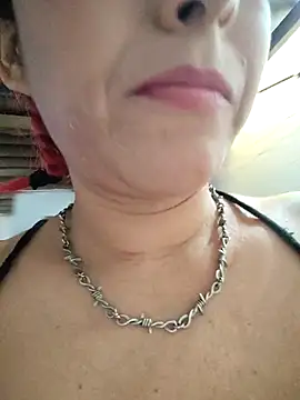 Snapshot of florecita9 chatting on July 10, 2026, 4:51 pm florecita9 online show from July 10, 2026, 4:51 pm