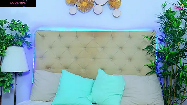 DaliyaArabian online show from May 18, 2026, 12:10 pm