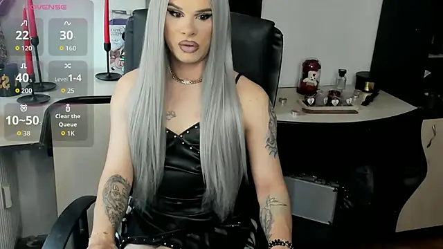 Snapshot of EvelynLexy chatting on May 25, 2026, 1:32 pm EvelynLexy online show from May 25, 2026, 1:32 pm