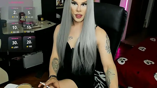 Snapshot of EvelynLexy chatting on May 9, 2026, 2:53 pm EvelynLexy online show from May 9, 2026, 2:53 pm