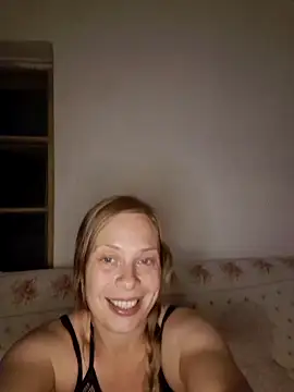 katiestevens online show from September 14, 2025, 8:09 pm