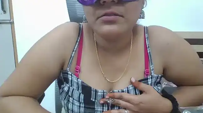 Snapshot of ammu_telugu_192 chatting on March 22, 2025, 5:41 pm ammu telugu 192 online show from March 22, 2025, 5:41 pm