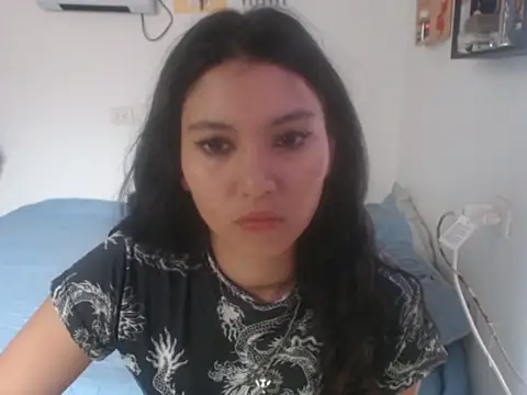 HannaKlein online show from September 19, 2025, 1:15 pm