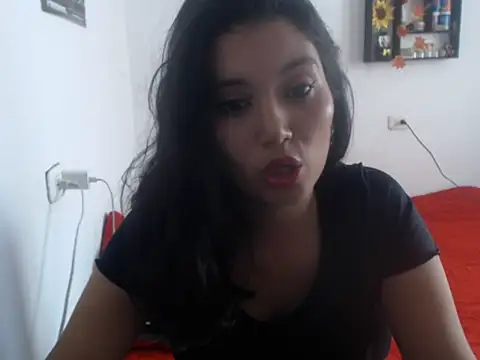 HannaKlein online show from February 4, 2025, 7:22 pm