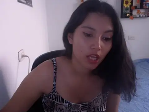 HannaKlein online show from January 13, 2025, 1:49 pm