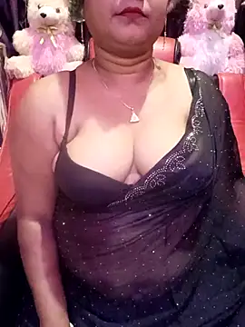 Snapshot of ella_mariya chatting on May 23, 2026, 7:02 pm ella mariya online show from May 23, 2026, 7:02 pm