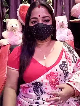 Snapshot of ella_mariya chatting on May 21, 2026, 6:49 pm ella mariya online show from May 21, 2026, 6:49 pm