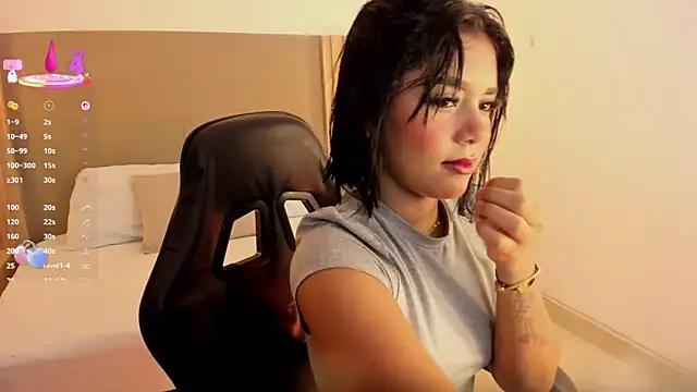 caro03x online show from October 23, 2025, 2:10 am